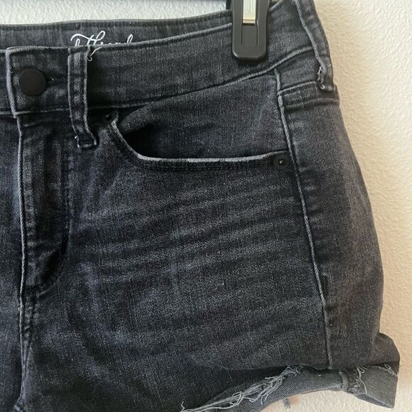 universal thread High Rise MIDI Women Shorts size 0/25 - Picture 3 of 5